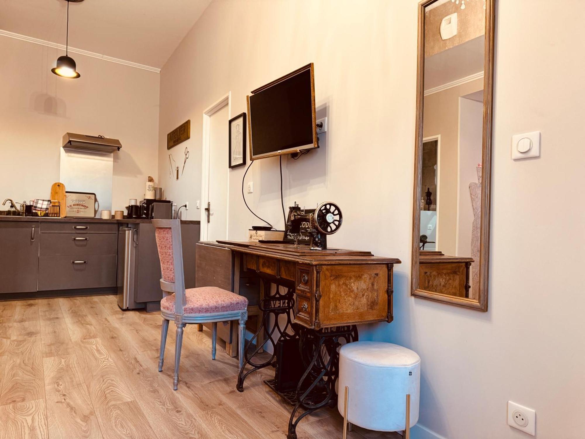 Le Tailleur, Centre Historique, Fibre, Climatisation, Ess, Rez-De-Chaussee, Bedinshop Romans-sur-Isere Bagian luar foto